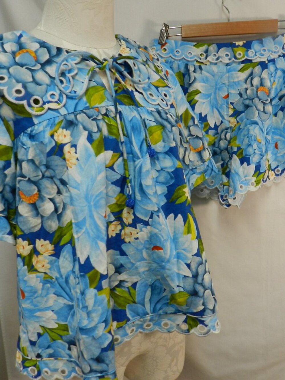 Farm Rio Anthropologie Rebeca print Scalloped Blouse Shorts NWT NEW Medium Md M